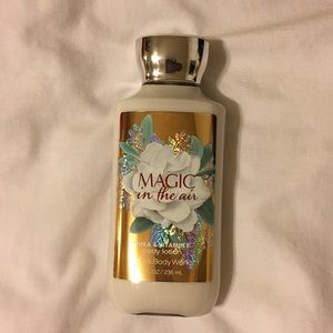 BATH AND BODY WORKS: Magic in the Air